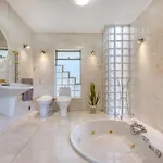 Luxurious With Pool * Is-Swieqi