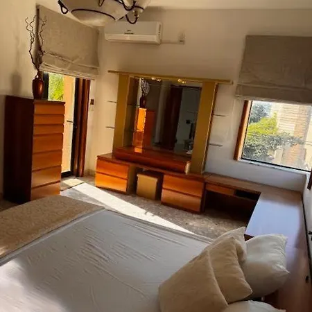 Luxurious With Pool * Is-Swieqi