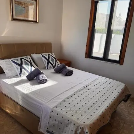 Luxurious With Pool *