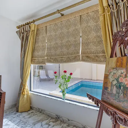 Luxurious With Pool Is-Swieqi