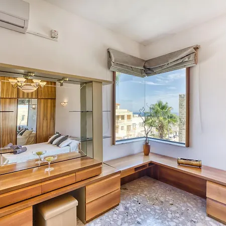 Luxurious With Pool * Is-Swieqi