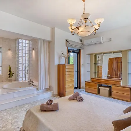 Luxurious With Pool Villa *