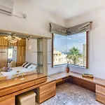 Luxurious With Pool * Is-Swieqi