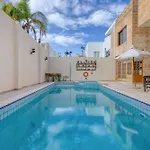 Вилла Luxurious With Pool
