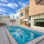 Luxurious With Pool Is-Swieqi