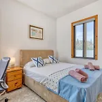 Вилла Luxurious With Pool