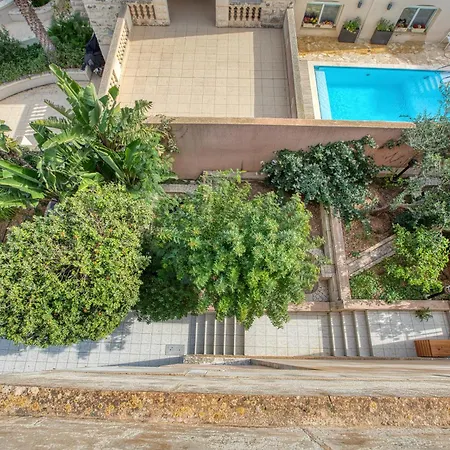 Villa Luxurious With Pool