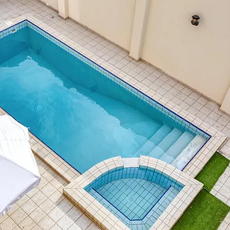 Luxurious With Pool *