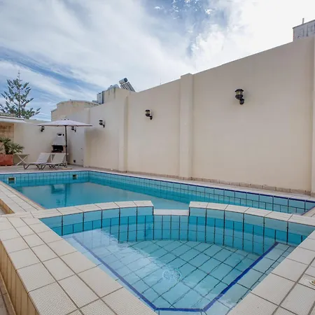 Luxurious With Pool 빌라 Is-Swieqi