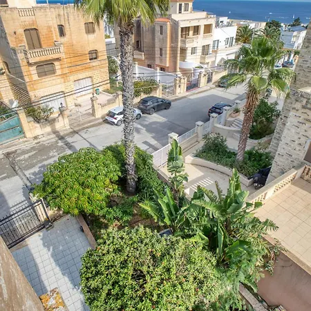 Luxurious With Pool Is-Swieqi