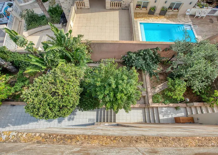 Villa Luxurious With Pool