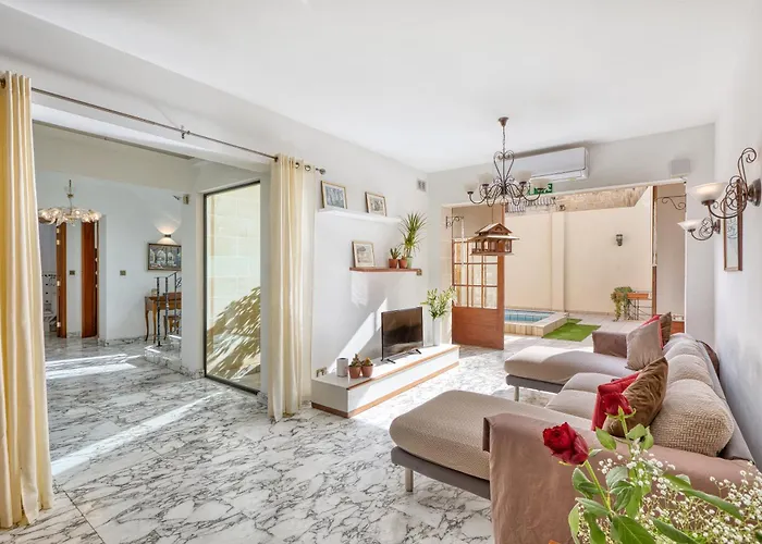 Villa Luxurious With Pool