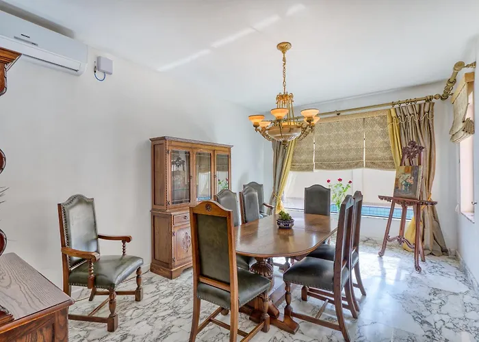 Luxurious With Pool 빌라 *