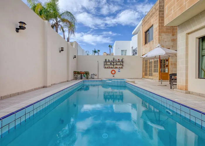 Villa Luxurious With Pool