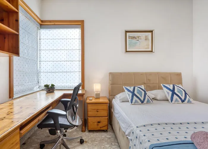 Luxurious With Pool 빌라 Is-Swieqi