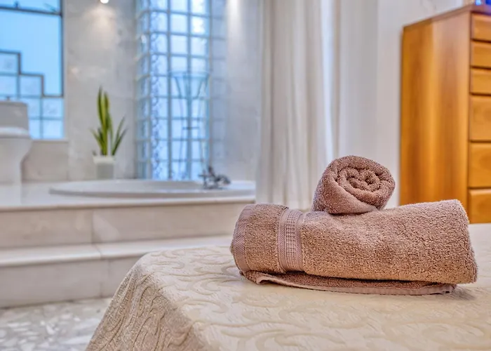 Luxurious With Pool 빌라